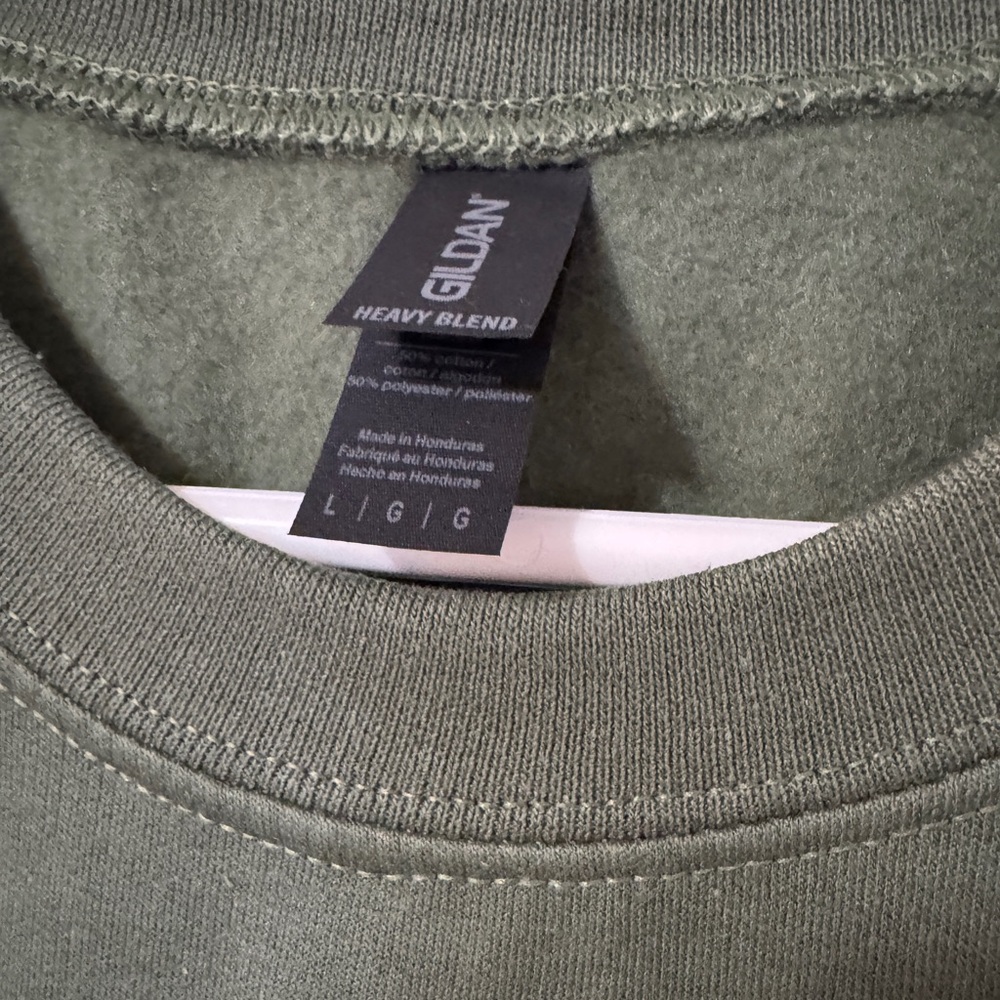 NWOT Gildan I Have No Shelf Control sweatshirt green cozy - Picture 2 of 3